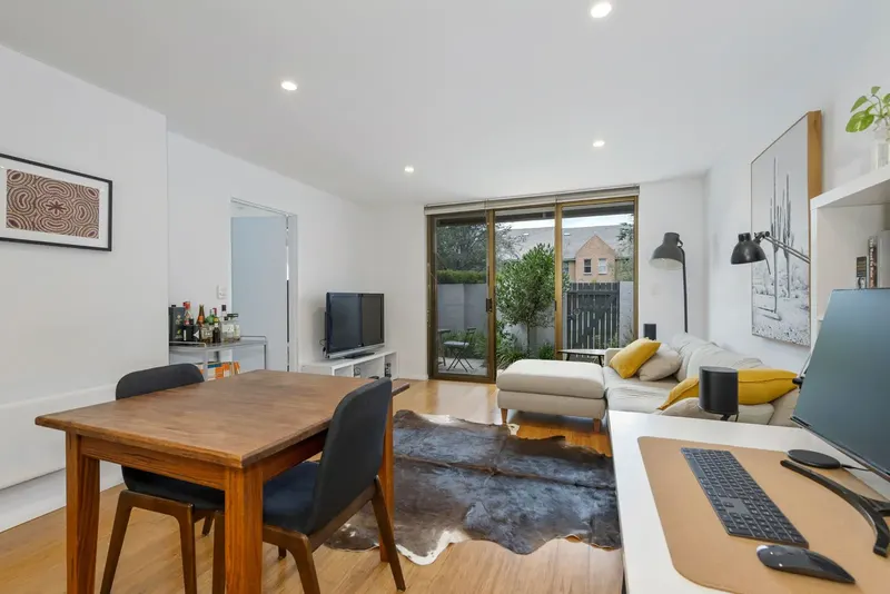 106/10 Currie Crescent, Griffith, photo 3