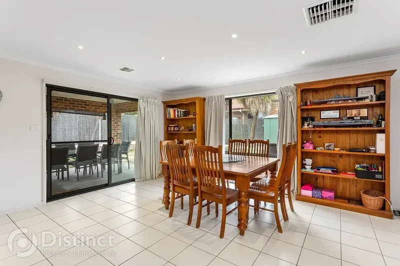 18 Hanrahan Crescent, Dunlop, photo 5