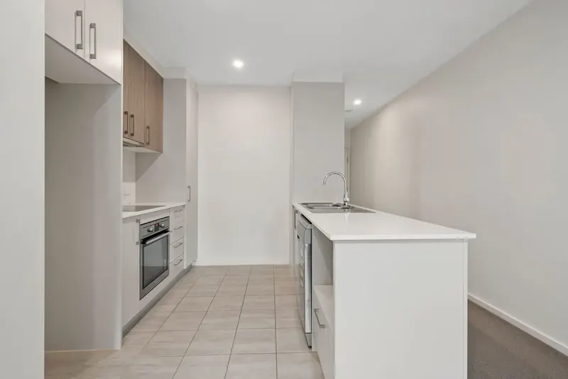 2/109 Canberra Avenue, Griffith, photo 3