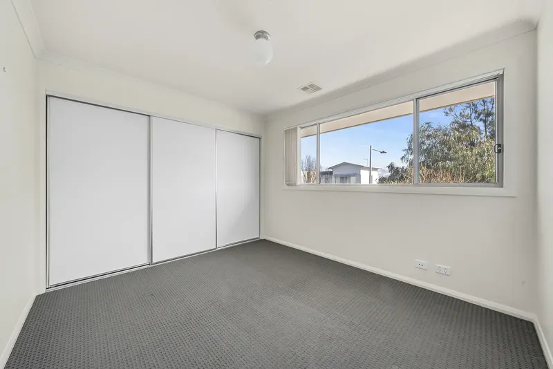 36 Errol Street, Crace, photo 12
