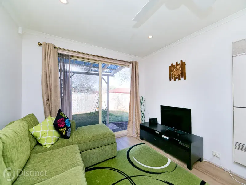 18 Alarmon Crescent, Dunlop, photo 4