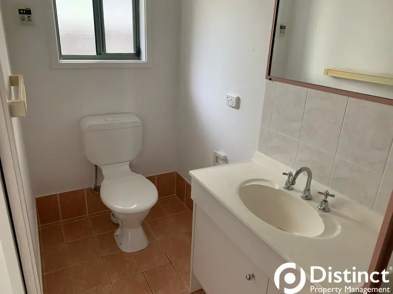 12 Harry Hopman Circuit, Gordon, photo 9