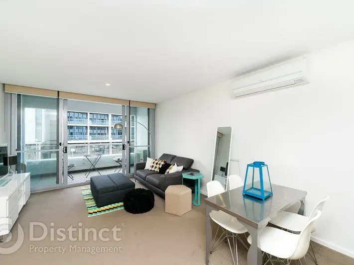 104/50 Eastlake Parade, Kingston, photo 3