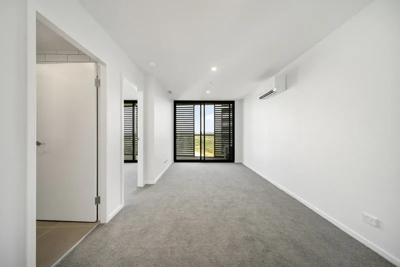 1103/90 Swain Street, Gungahlin, photo 3