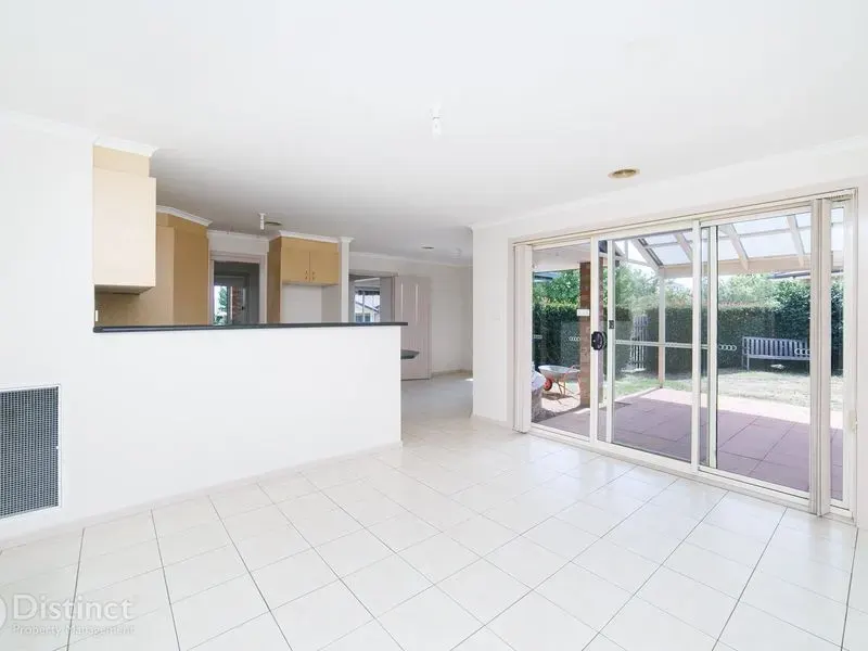18 Coolgardie Street, Dunlop, photo 3