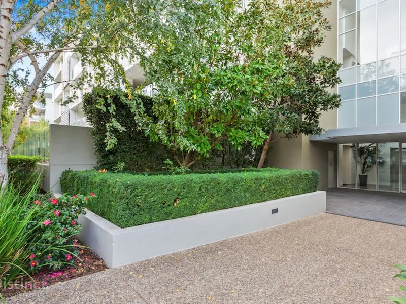 2/45 Blackall Street, Barton, photo 1