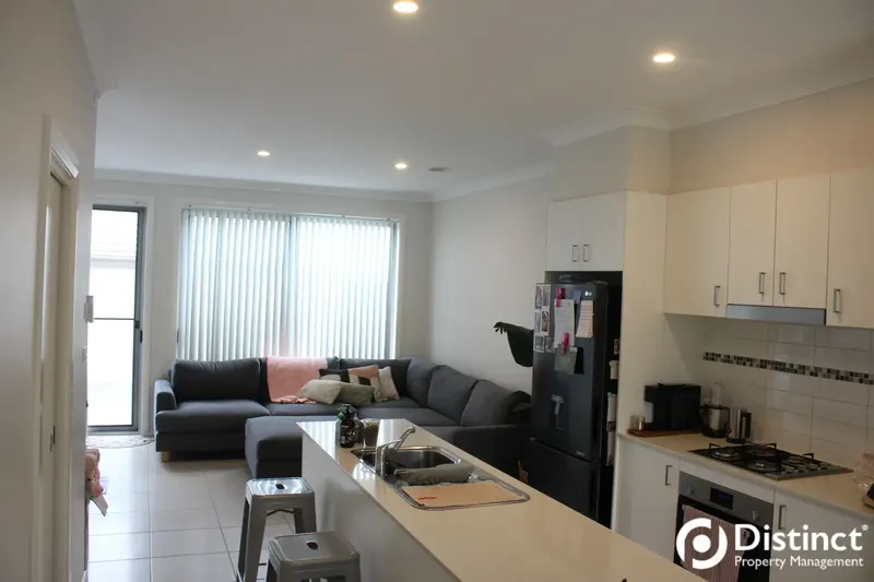 52 Francis Forde Boulevard, Forde, photo 3
