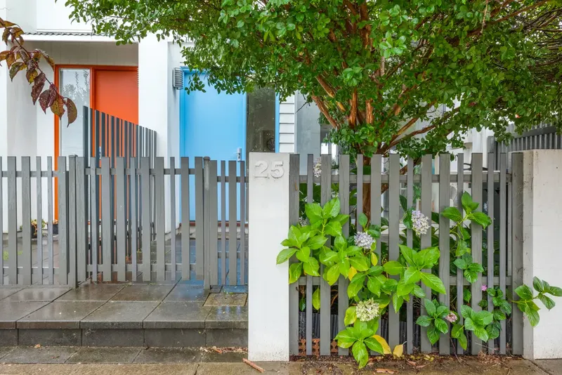 25 Errol Street, Crace