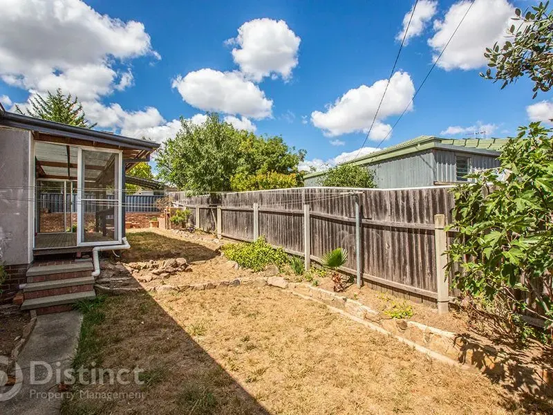 42 Solomon Crescent, Latham, photo 8