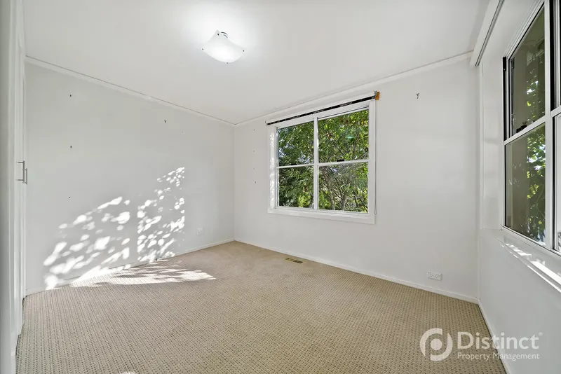 80 Walker Crescent, Narrabundah, photo 6