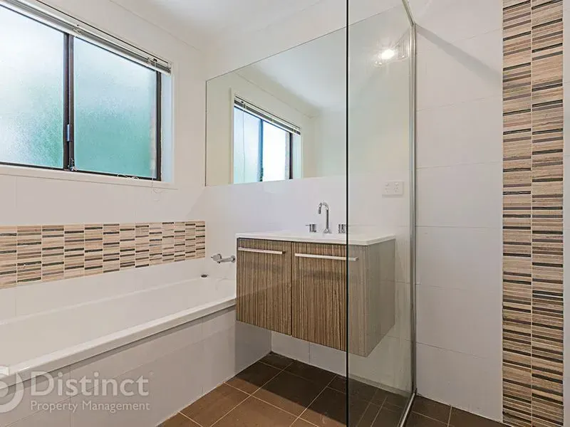 220 Bugden Avenue, Fadden, photo 7