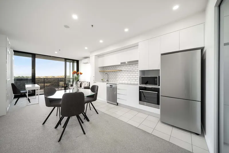 1514/120 Eastern Valley Way, Belconnen, photo 3