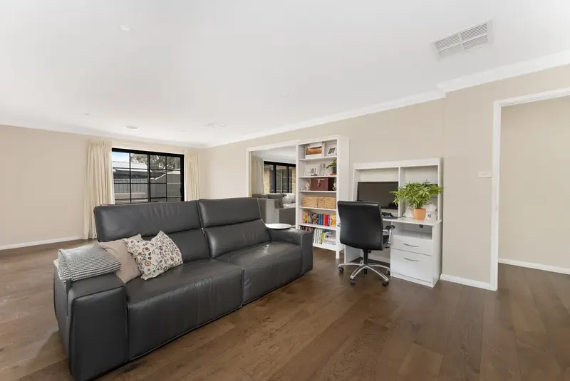 12 Tanda Place, Giralang, photo 5