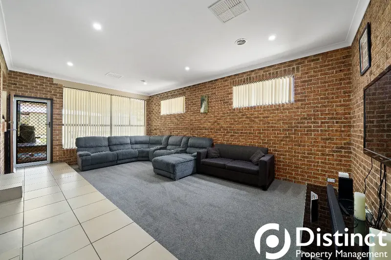56 Vanzetti Crescent, Kambah, photo 10