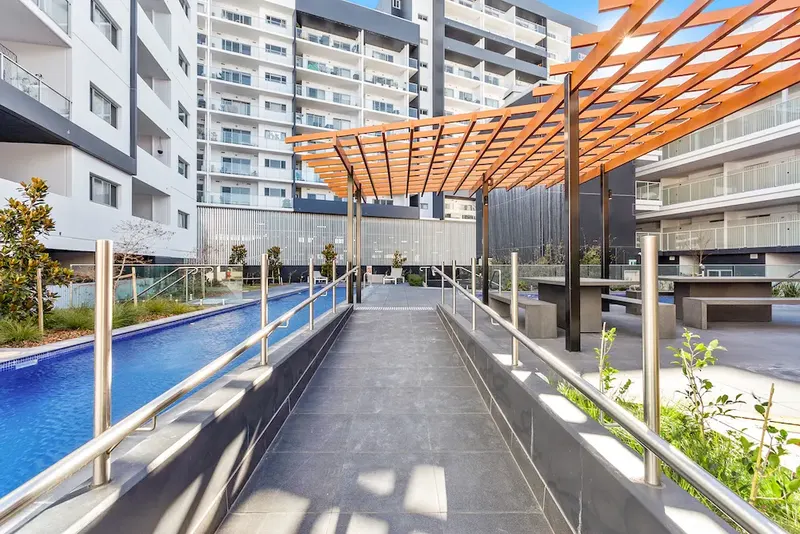 321/325 Anketell Street, Greenway, photo 10