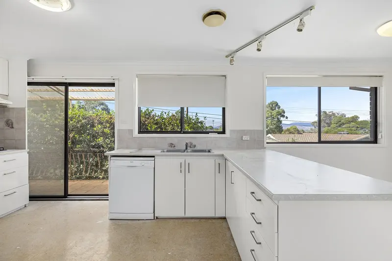 31 Carr Crescent, Wanniassa, photo 4