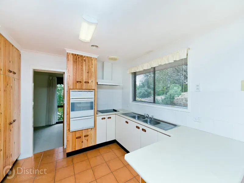 30 Jenner Court, Wanniassa, photo 2