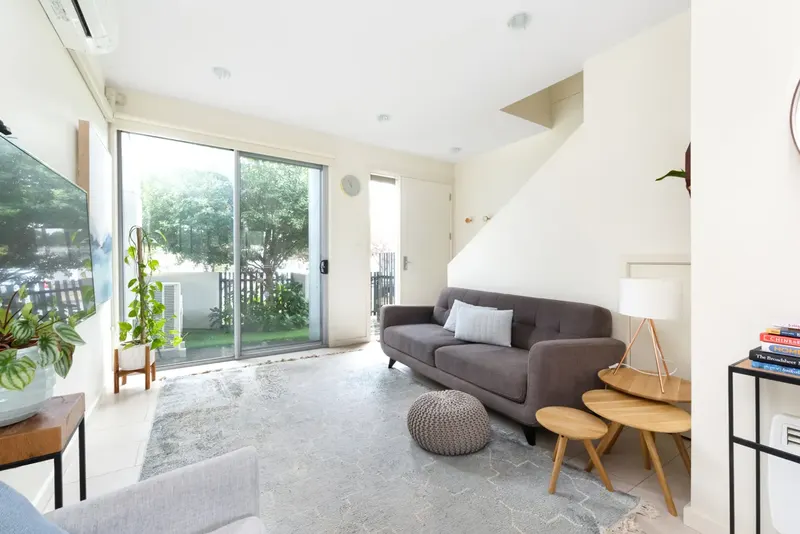 25 Errol Street, Crace