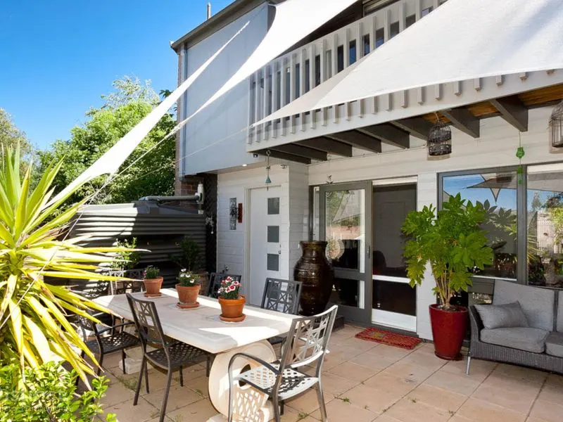 22 English Court, Phillip, photo 1