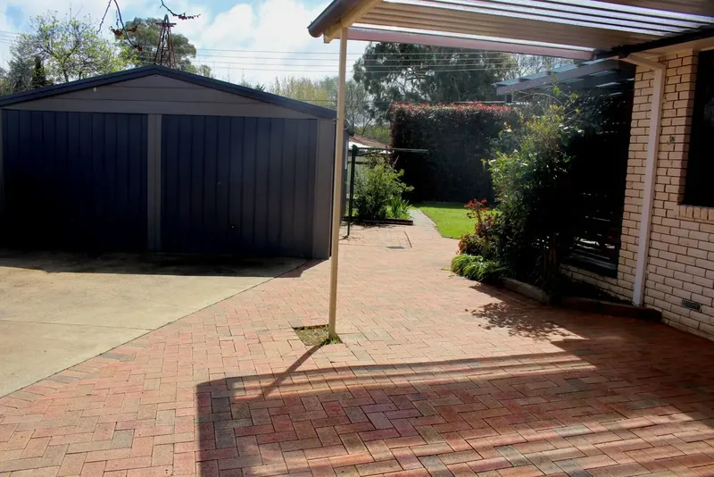 22 Kneeshaw Street, Monash, photo 8