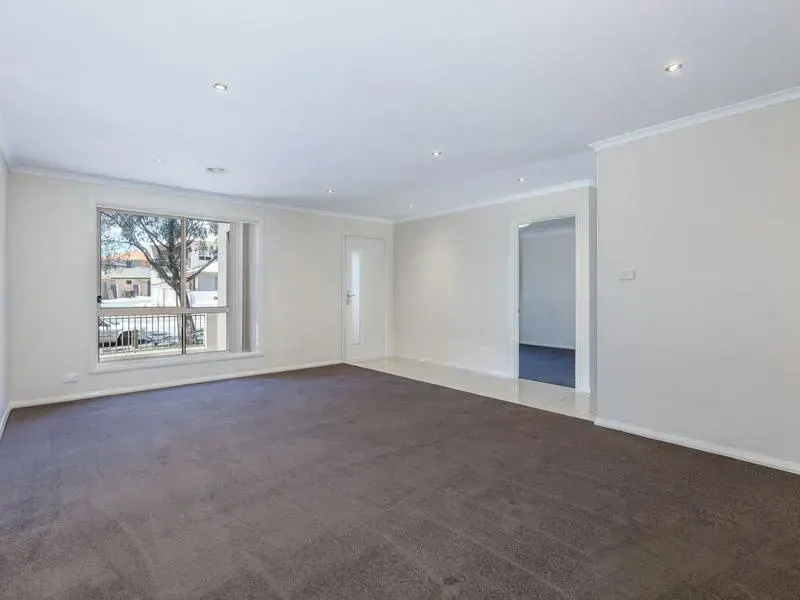 51 Frances Burke Street, Gungahlin, photo 2