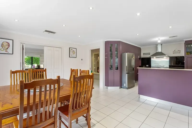 18 Hanrahan Crescent, Dunlop, photo 5