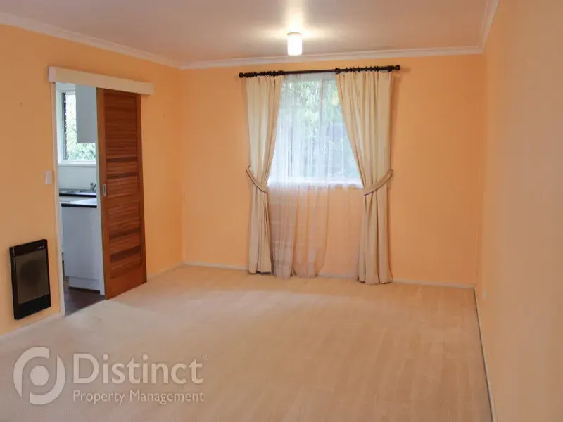 40 Dalley Crescent, Latham, photo 3