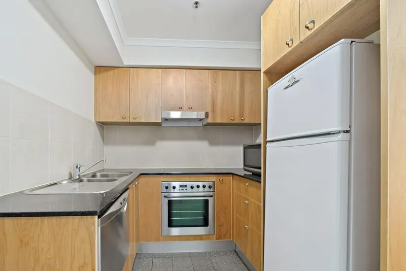 608/2 Akuna Street, City, photo 2