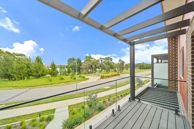 18/167 Mortimer Lewis Drive, Greenway, photo 9