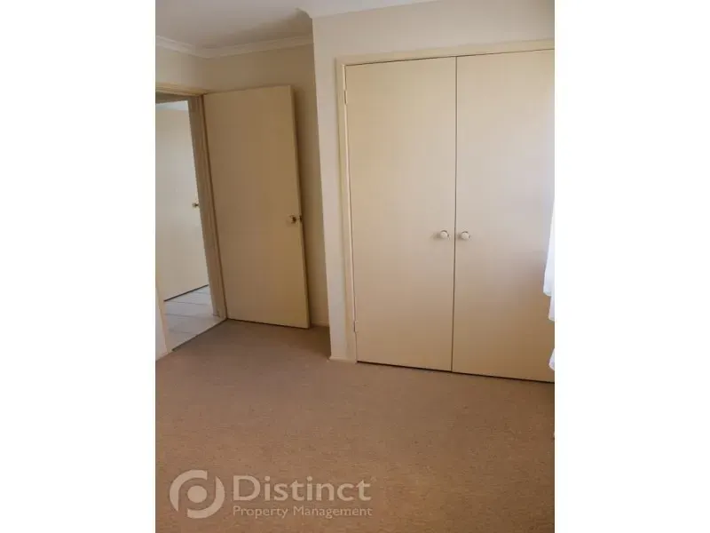 16 Riley Close, Ngunnawal, photo 8