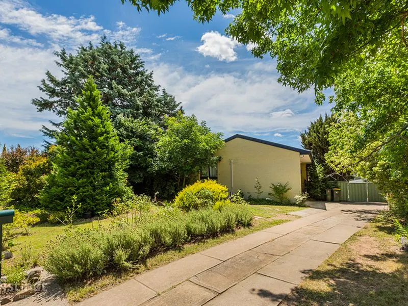 10 Broad Place, Kambah, photo 1