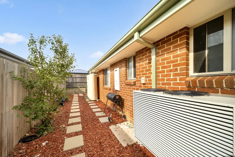 37 Gudamang Street, Ngunnawal, photo 2