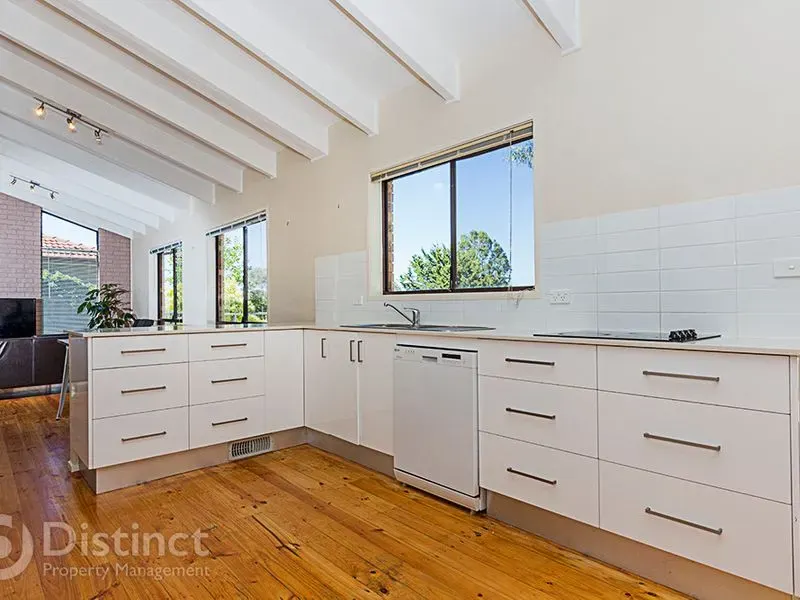 220 Bugden Avenue, Fadden, photo 2