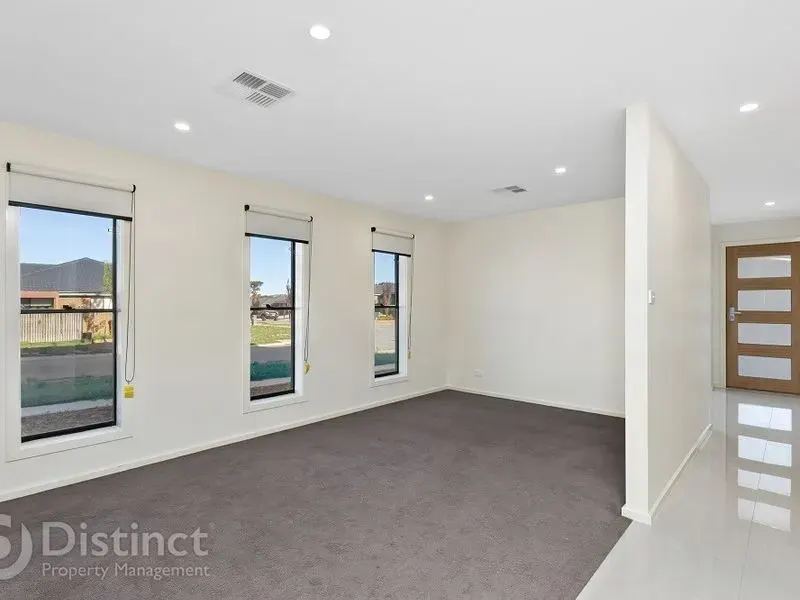 26 Gudamang Street, Ngunnawal, photo 3