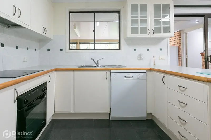 5 Simon Place, Kambah, photo 3