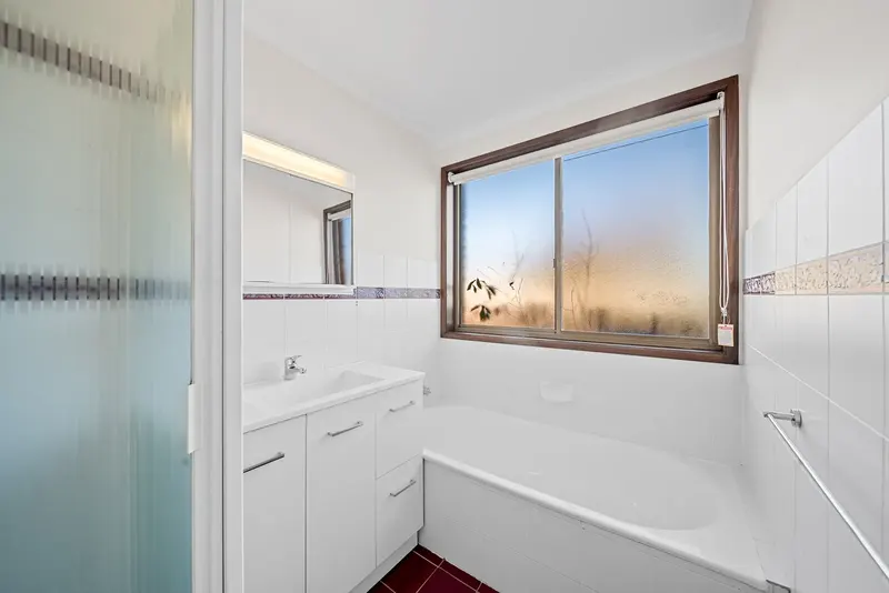 12 Ahern Place, Monash, photo 10