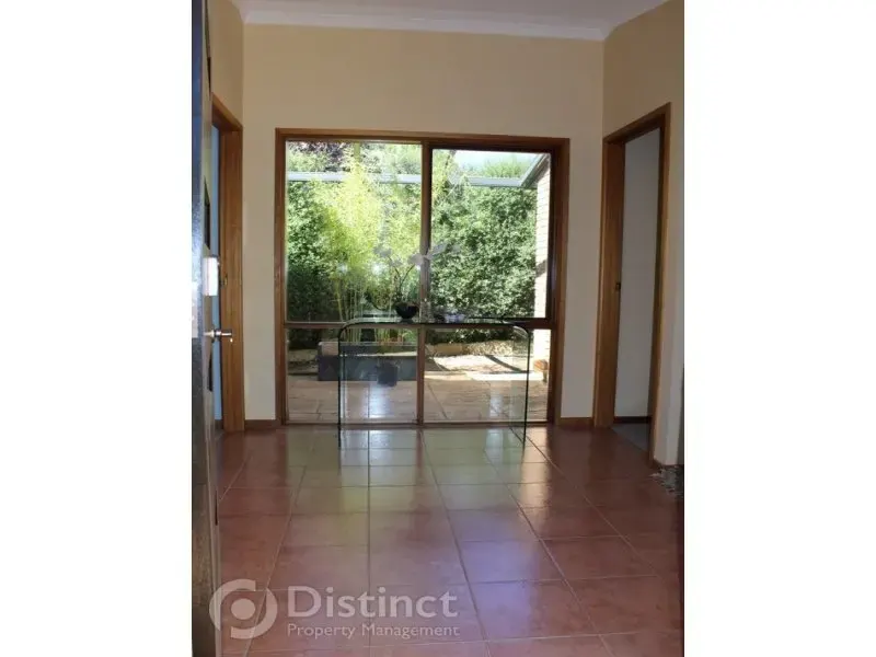9 Lukey Place, Nicholls, photo 3