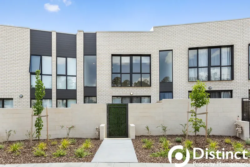 2/135 Easty Street, Phillip, photo 1