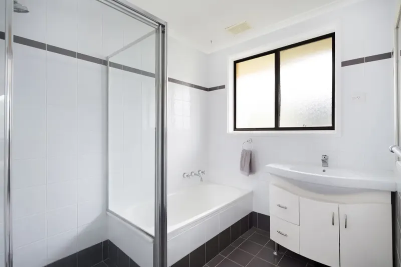 12 Tanda Place, Giralang, photo 7