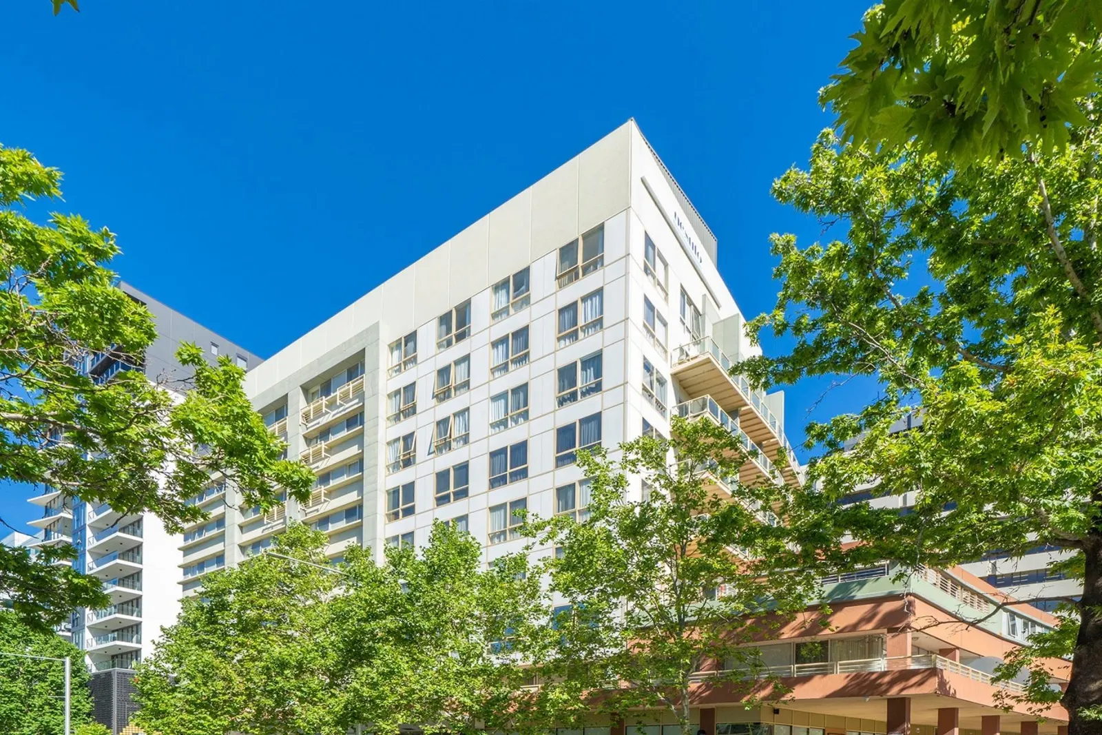 608/2 Akuna Street, City, photo 1