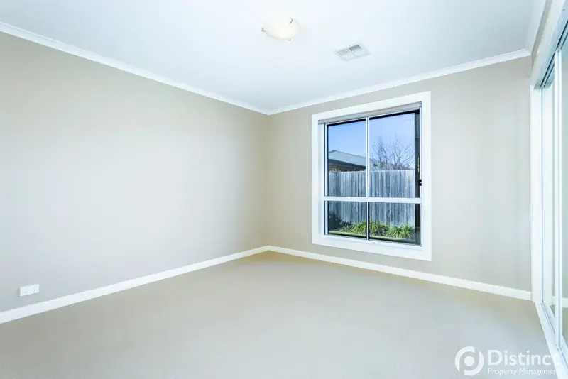 27 Donald Horne Street, Franklin, photo 7