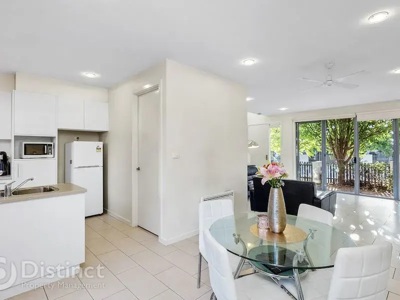 10 Dobikin Street, Crace, photo 3