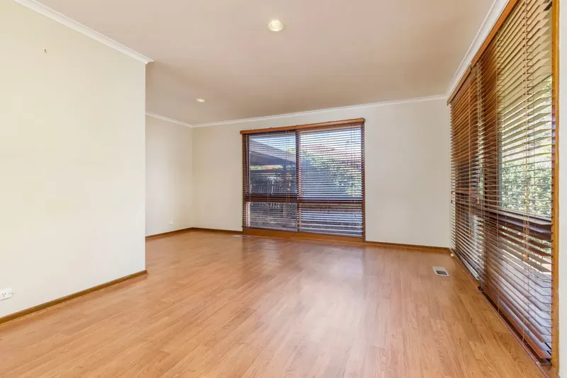 26 Merriman Crescent, Macarthur, photo 4