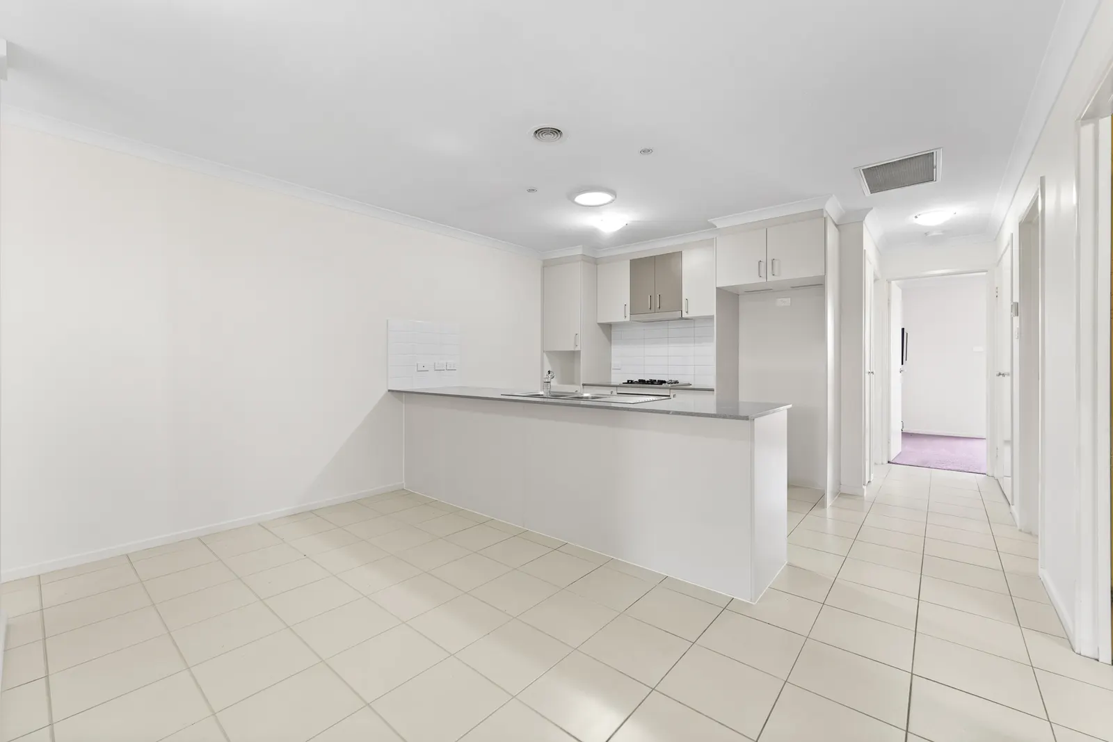 18/4 Lawrenson Circuit, Jacka, photo 1