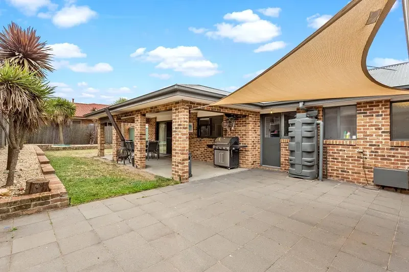 18 Hanrahan Crescent, Dunlop, photo 15