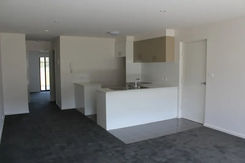 24/39 Jerrabomberra Avenue, Narrabundah, photo 3