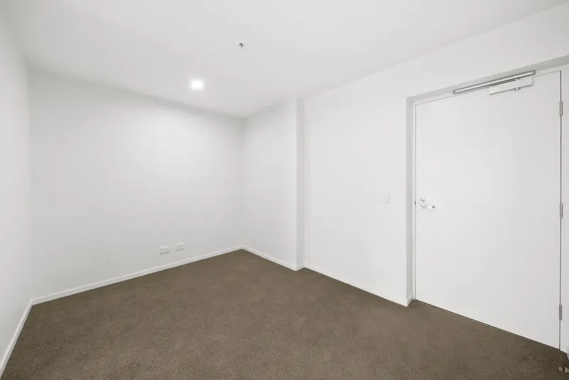 814/90 Swain Street, Gungahlin, photo 5