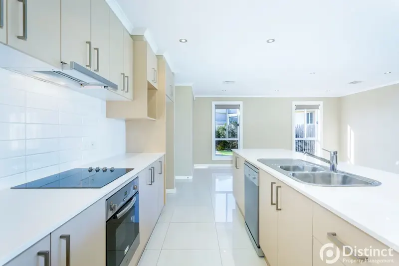 27 Donald Horne Street, Franklin, photo 2