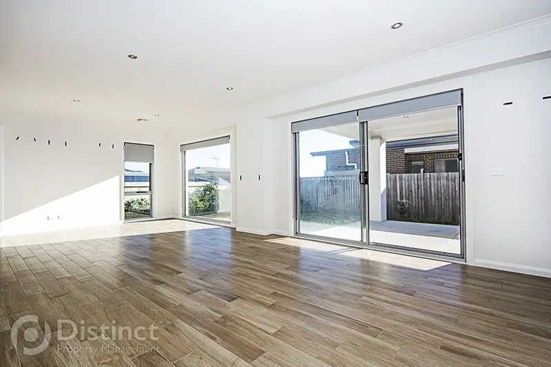19 Junee Street, Crace, photo 5