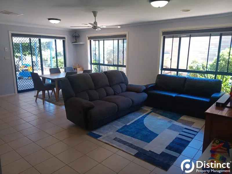 20 Auburn Street, Amaroo, photo 2